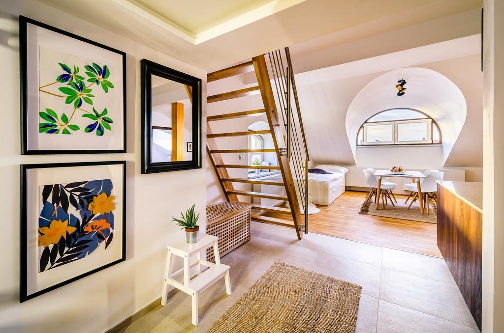 Rooftop Triplex Apartment In Centre Hradec Kralove Exterior photo